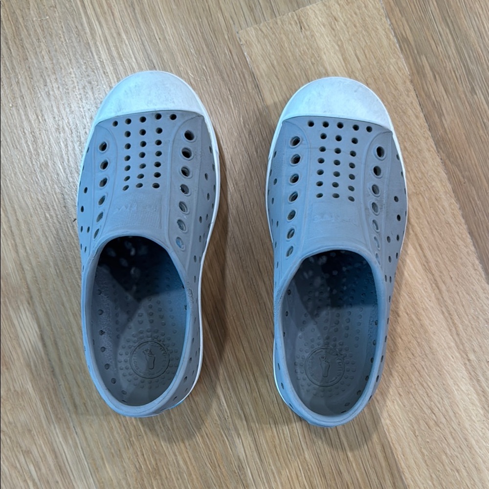 Native Shoes Little Kid Gray Slip-On Waterproof / Size C10